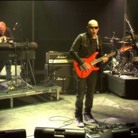 Joe Satriani – Satchurated Live in Montreal 2012《BDMV 41.4G》