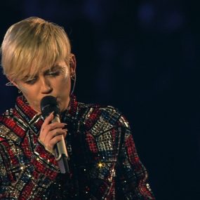 Miley Cyrus 麦粒 – Bangerz Tour 2014《BDMV 20.6G》