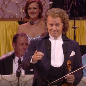 安德烈·瑞欧 – 璀璨晴空下 – 马斯特里赫特音乐会 2011 Andre Rieu – Under the Stars – Live in Maastricht V《BDMV 30G》