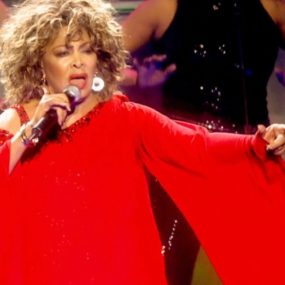 Tina Turner 蒂娜·特纳 – 50 Anniversary Tour : Live in Holland 2009《BDMV 19.6G》