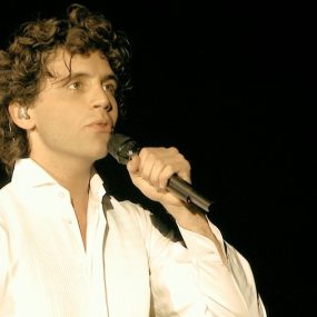 MIKA 米卡 – Live at Parc des Princes Paris 2008《BDMV 42.2G》