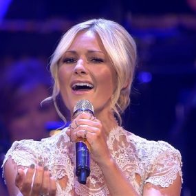 海伦·费莎 Helene Fischer – Weihnachten : Live aus der Hofburg Wien 2015《BDMV 39.2G》