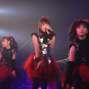 BABYMETAL 首张蓝光演唱会 LIVE ~LEGEND I, D, Z APOCALYPSE~ 2013《Remux MKV 40.1G》