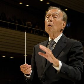 阿巴多 2013年卢塞恩音乐节开幕式 Claudio Abbado Conducts Brahms, Schoenberg Beethoven: Works for Orchestra 2013《M2TS 21.6G》