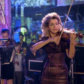 安妮-索菲·穆特 小提琴 Anne-Sophie Mutter Live From Yellow Lounge2015《BDMV 28.3G》