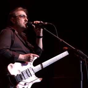 蓝色的牡蛎崇拜 Blue Oyster Cult – 45th Anniversary Live In London 2020《BDMV 19.1G》