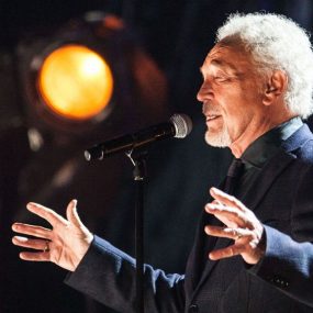 Tom Jones with special guest Alison Krauss: Live on Soundstage 2017《BDMV 21.9G》