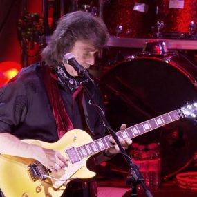 Steve Hackett – Live At The Royal Albert Hall 2013《BDrip MKV 17.3G》