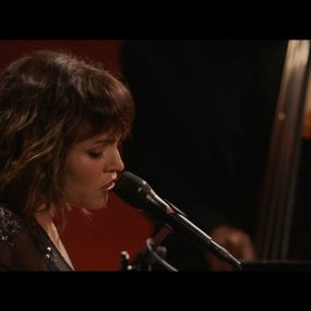 诺拉·琼斯 Ronnie Scott’s 爵士俱乐部现场 Norah Jones Live at Ronnie Scotts 2160p《HDTV TS 18.6GB》