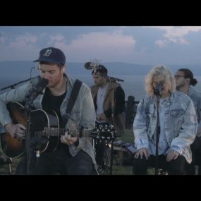 Hillsong United – Of Dirt And Grace – Live From The Land 2016《BDMV 23G》